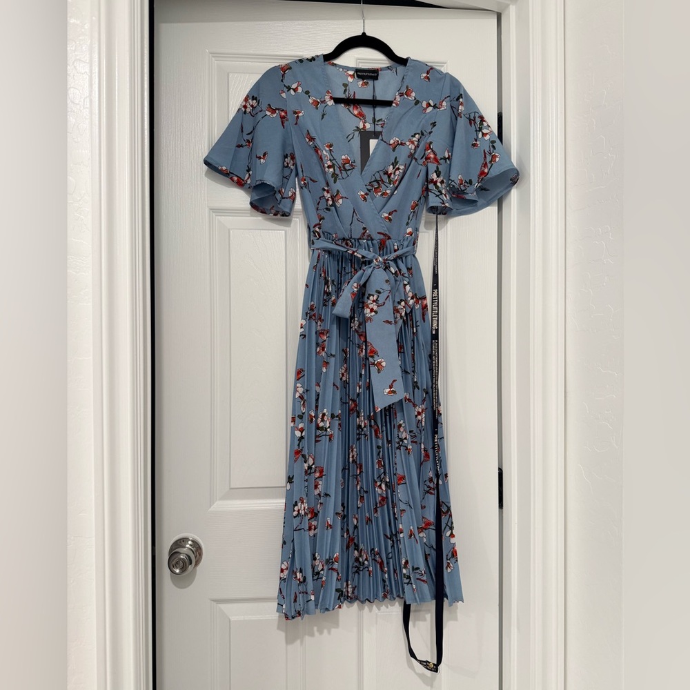 PrettyLittleThing Blue Floral Wrap Midi Dress